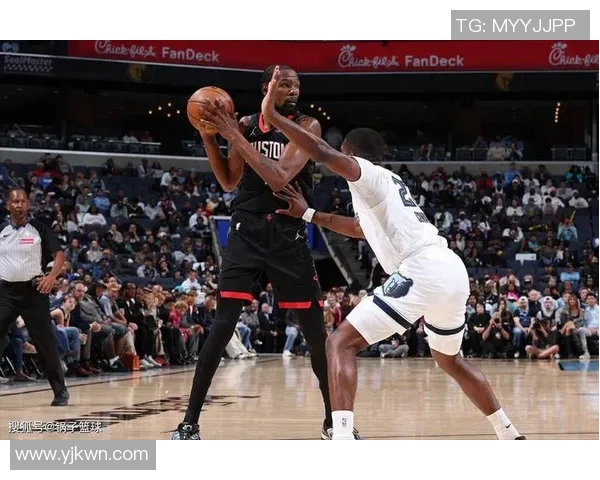 火箭队连胜背后:申京破纪录表现引杜兰特欣慰,英雄联盟式团队协作成关键 火箭队连胜背后:申京破纪录表现引杜兰特欣慰,英雄联盟式团队协作成关键